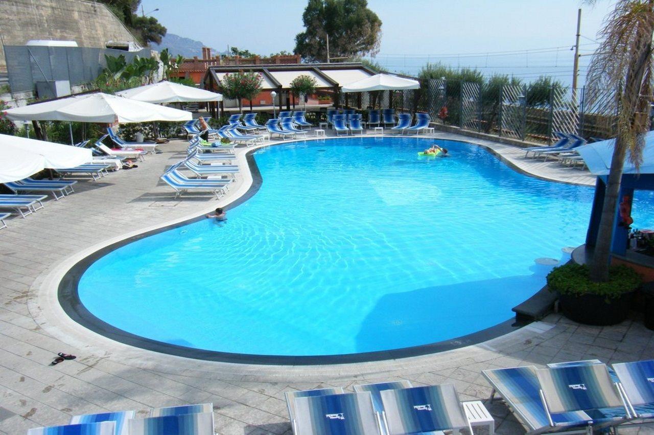 Hotel Ipanema Taormina Eksteriør billede